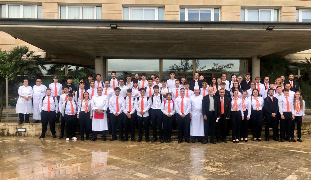 Inici del curs dels nostres alumnes de Especialista en Serveis de Cuina i Restauració, benvinguts!