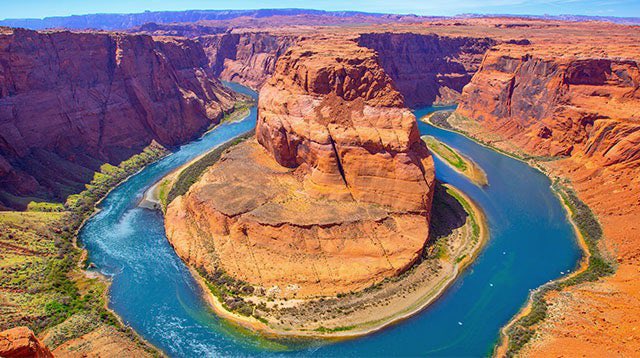 En el estado de Arizona, Estados Unidos, se encuentra el Gran Cañón, una maravilla natural formada durante millones de años por el río Colorado. Su inmensidad y belleza son un recordatorio de la majestuosidad de la Tierra. 🏞️🌄