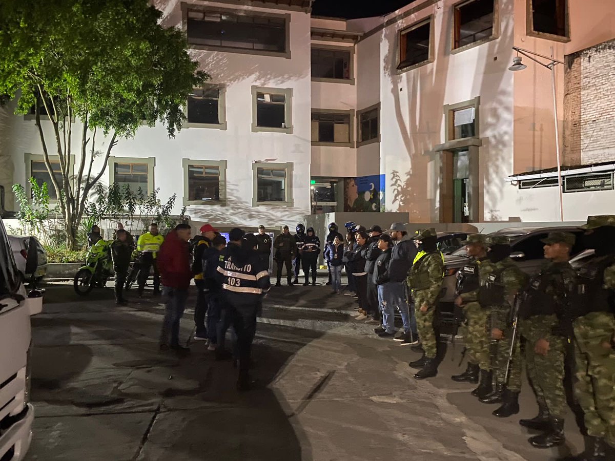 AndresPB1981's tweet photo. #LaPrimeradelDía en #LaGranCapital 

Presentamos los resultados de la última semana  en nuestra estrategia #PaztoSeguro20 en articulación con la @PoliciaPasto, @Ejercito_Div3, @GobiernoPasto, @PastoTransito y @DAEP_Pasto 

Resultados:

✅ 28 Operativos 
✅ 571 Requisas
✅ 41 Traslados a CTP
✅ 1  Captura
✅ 33 Papeletas de SPA incautadas
✅ 8 Armas blancas incautadas
✅ 599 Comparendos de tránsito
✅ 213 Motos inmovilizadas
✅ 96 Carros inmovilizados
✅ 14 Verificaciones normativas a establecimientos
✅ 4 Establecimientos cerrados
✅ 249 Sensibilizaciones de campañas ciudadanas
✅ 184 Verificaciones de antecedentes a ciudadanos
✅ 2 Activaciones de ruta a menores
✅ 69 Despejes de espacio público (parques)

@alcaldiapasto 
@TremendoVilla 
@RadNalCo 
@viva780am 
@GERMANCHAMORRO1