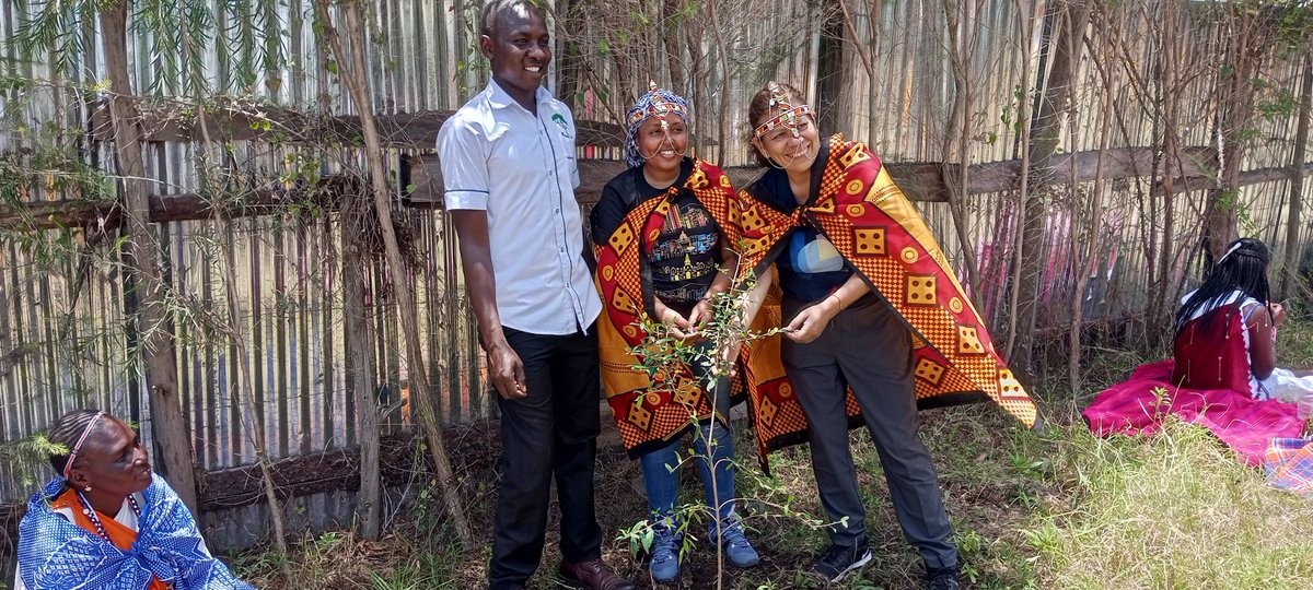 paranwomen2019's tweet photo. It was great for FIMI sisters visiting indigenous women following up on the support that they have been giving to them.Thank you .#Climate resilience@IIWF. https://t.co/QlqBDgMVtd