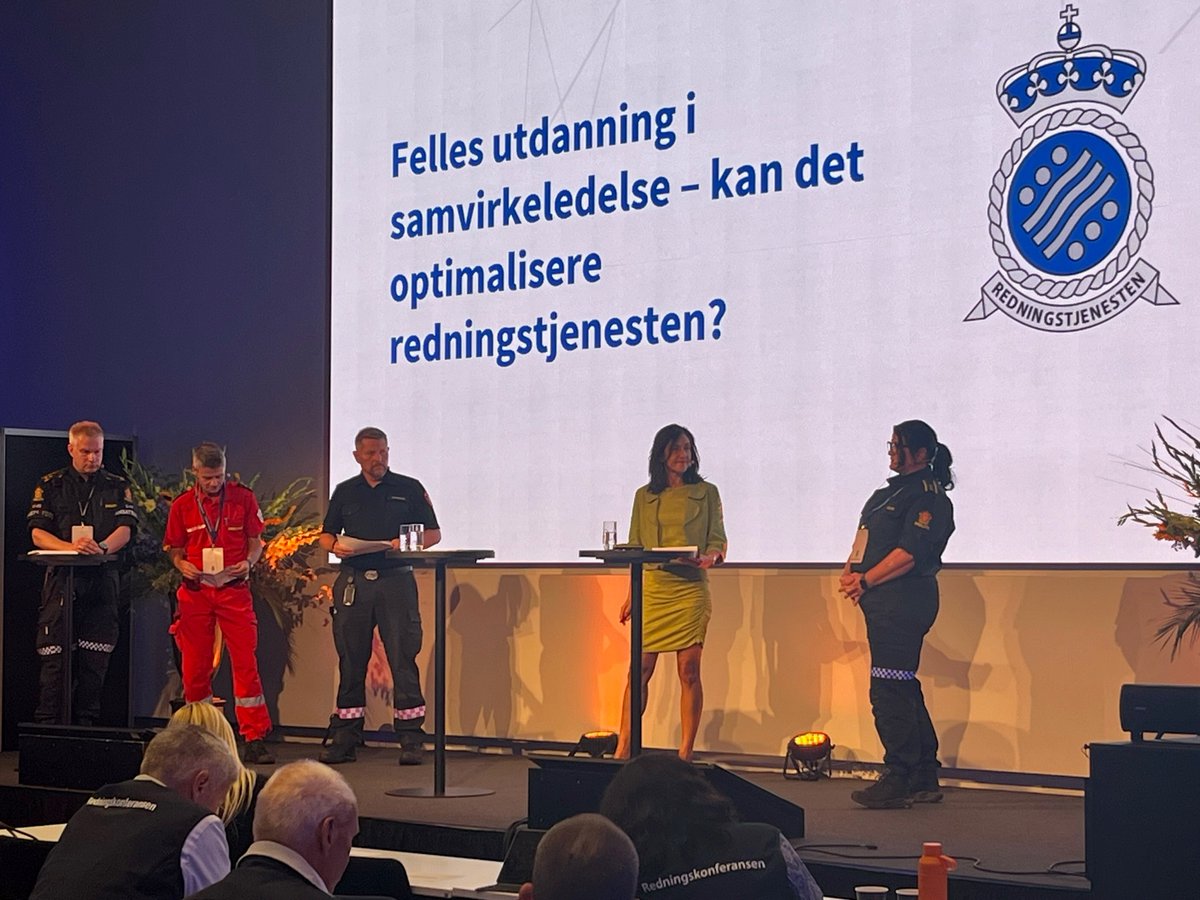 Politihøgskolen har nå lyst ut i alt tre utdanninger innen samvirke, med totalt 66 studieplasser. Et nyutviklet studium er Krisekommunikasjon, første kull er i gang.
bit.ly/46eR3bx