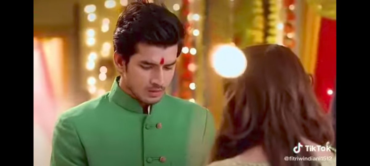 ___Goyal_Priya's tweet photo. As green looks are coming I still miss his these 2 looks in green for SP amd Samar respectively. And ofcourse #durjay and #sanan too. Now waiting for #PalVeer/Rajveer in green.
#KundaliBhagya #ParasKalnawat #RajveerLuthra
SP/DurJay                       Samar/SaNan https://t.co/0pJD9J61SQ