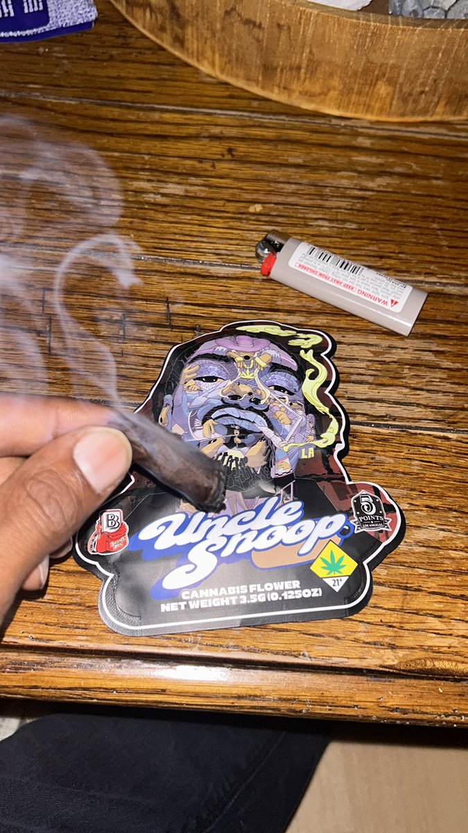goersonly's tweet photo. Uncle Snoop weed is so strong fr 🔥🔥🔥🤎🔥🔥🔥🔥@SnoopDogg https://t.co/eWAfQA6bXF