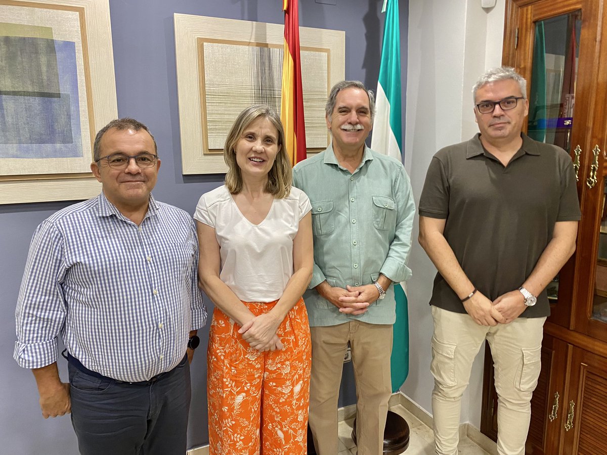 📆 Este lunes, junto con José Luis Muñoz, secretario general de la delegación territorial de la <a href="/UniversidadAnd/">Consejería Universidad, Investigación e Innovación</a>, me he reunido con <a href="/Montoro_V/">Víctor Montoro</a> y Mercedes Ariza, coordinadores de <a href="/cadecordobaAE/">Andalucía Emprende Córdoba</a>. Sobre la mesa, el plan de acción integral de emprendimiento educativo del curso 23/24.