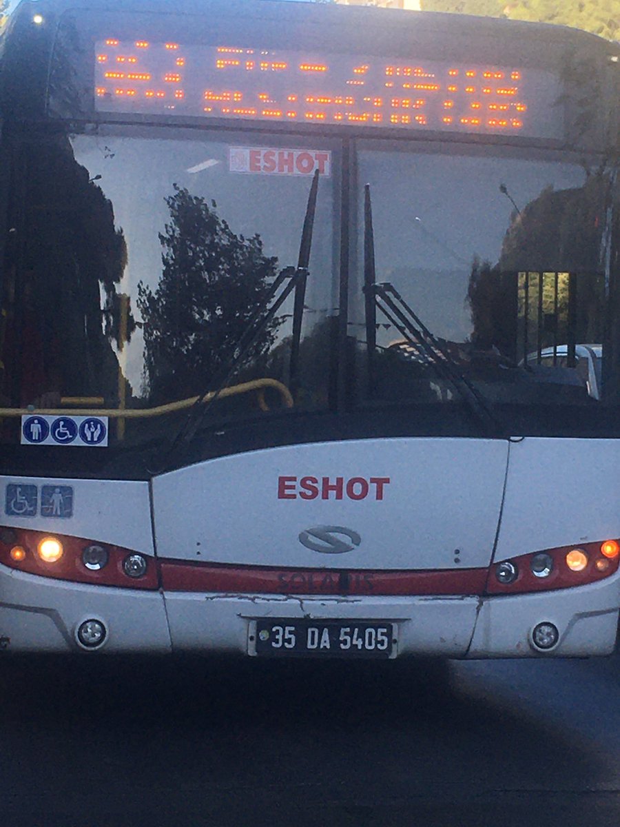 Bu görüntü, sabah işe gelirken Bornova’da 963 hattına ait. Şöförü, bisikletimle beni sıkıştırdığı yetmezmiş gibi, ben durakta ona yetişip uyarınca, pişkinlik yaptı. <a href="/izmirhim/">İzmir HİM</a> lütfen benzer komik yanıtları vermeyin, gereken eğitim ve cezayı verip, bilgilendirin.