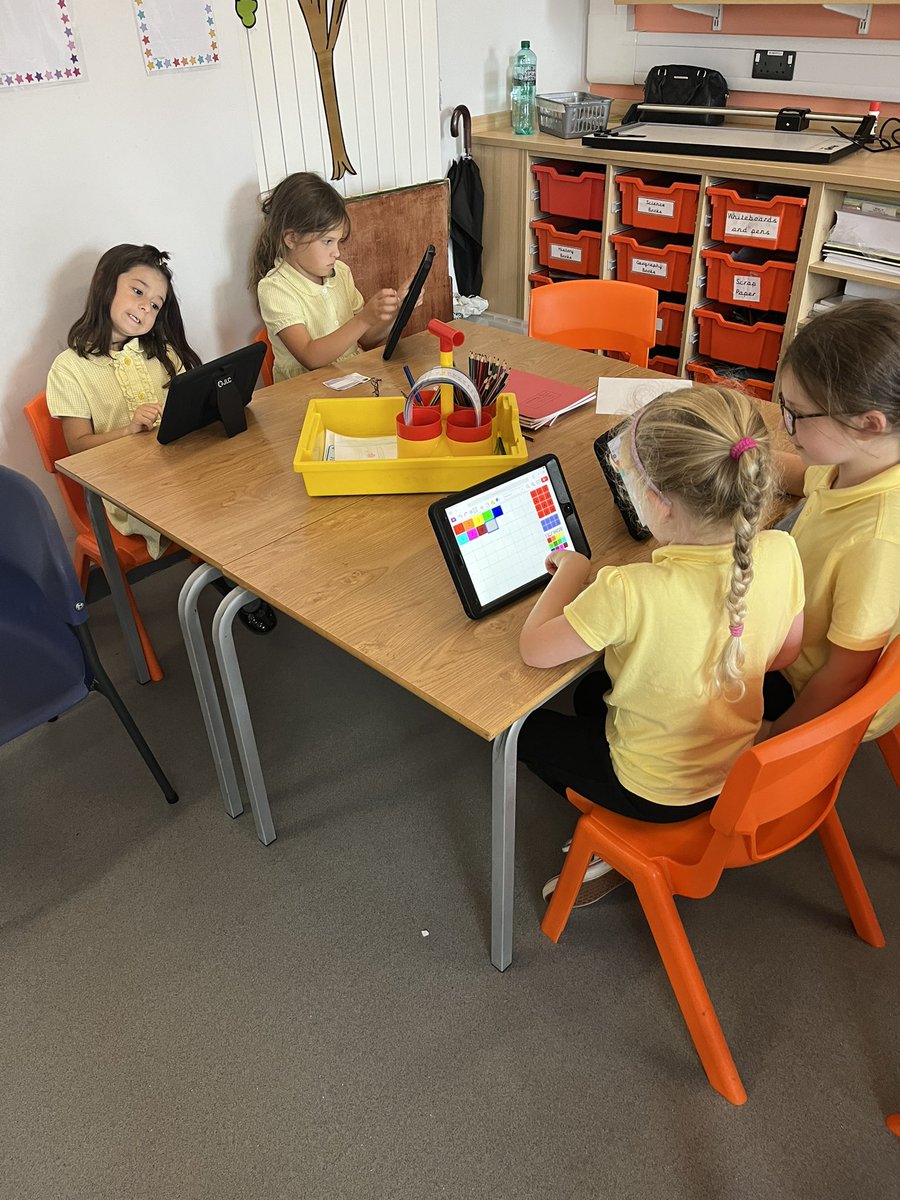 EastfieldPSHull's tweet photo. This afternoon #2SS have used 2calcuulate on purple mash @purpleMash #epscompute https://t.co/AFoDyAivGc