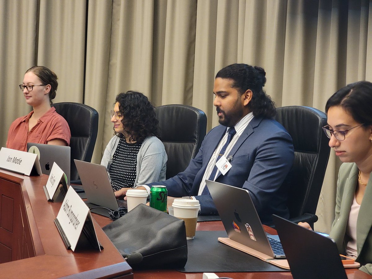 haidn's tweet photo. Excited to make change for America's internal medicine residents and fellows during today's @ACPIMPhysicians Council of Resident/Fellow Members meeting. #ACPResFel https://t.co/GfTwV5KNBk