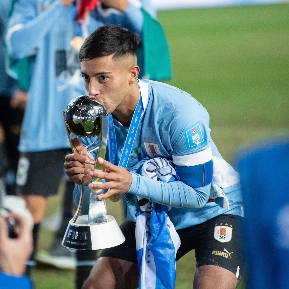DeadlineDayLive's tweet photo. 🚨 Uruguayan wonderkid Fabricio Díaz has just signed for Al-Gharafa in Qatar. The 20-year old was also tracked by PSG and Barcelona. 🇶🇦✍️

(Source: @FabrizioRomano) https://t.co/NzogQQwkNR