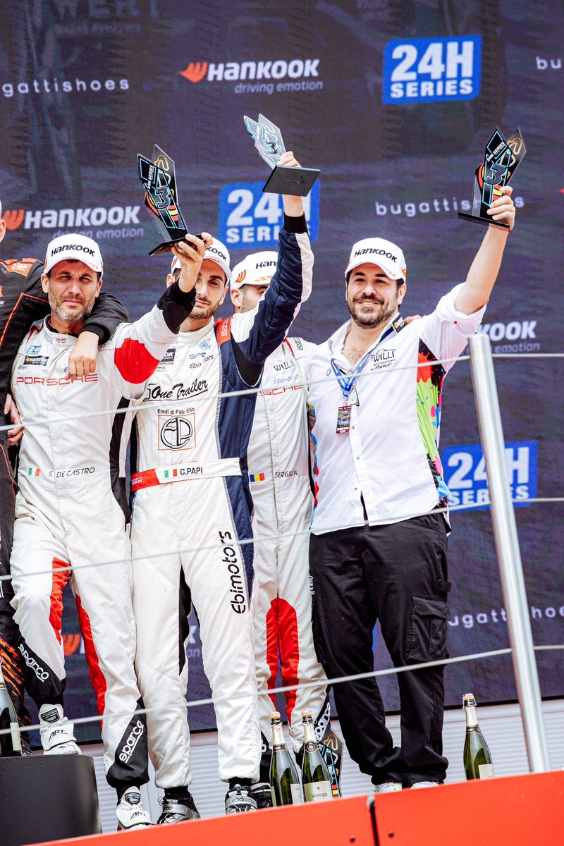 SabinodeCastro's tweet photo. Campioni europei 24H Series 2023!!!!
I 7 minuti finali della 24H di Barcellona hanno decretato il vincitore dopo 78 ore totali di tutto il campionato. 
È stata una gara tirata e piena di emozioni.
Un ringraziamento al team @ebimotors @willi_motorsport e a tutti i ragazzi https://t.co/1JzzzRJwG4