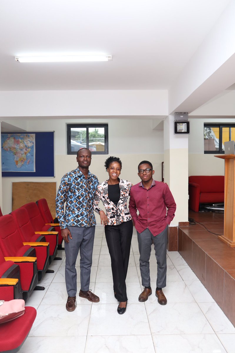Sunflower_dak's tweet photo. Enjoyed September #TimeWithAMentor together with the community at @openlabsgh 😁🎉
We had @IreneSiaw_ as our mentor. Her session has been one of my favourite. It was engaging, insightful and empowering.
We learned about brand building and AI prompts.
Thank you so much ma’am♥️ https://t.co/TB6JWejd09