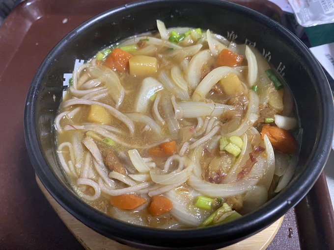 お夜食カレーそば
ダシがちょと少なかったか 