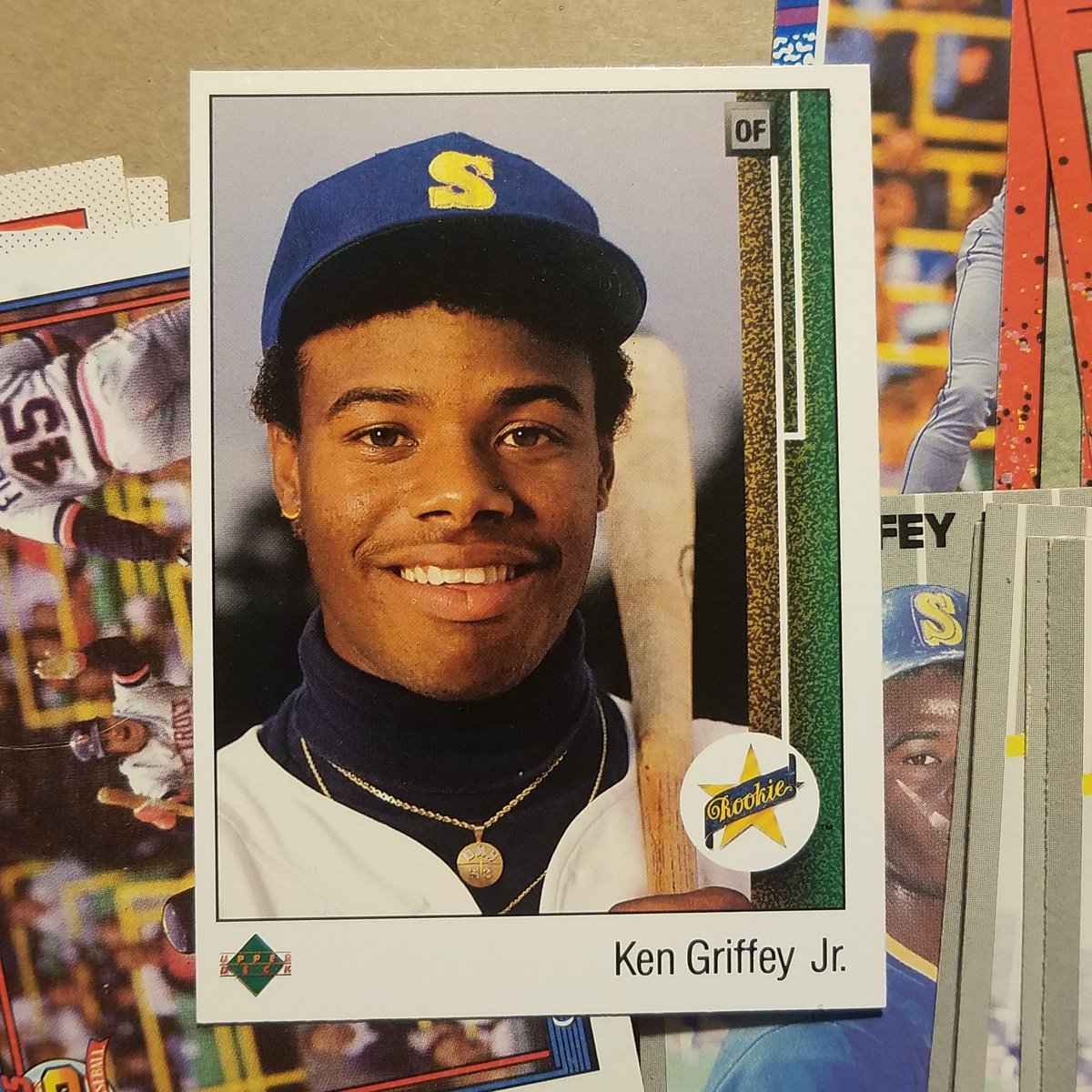 been going through my old baseball card collection... found one of these gems.

#kengriffeyjr #baseballcards #BaseBall #upperdeck