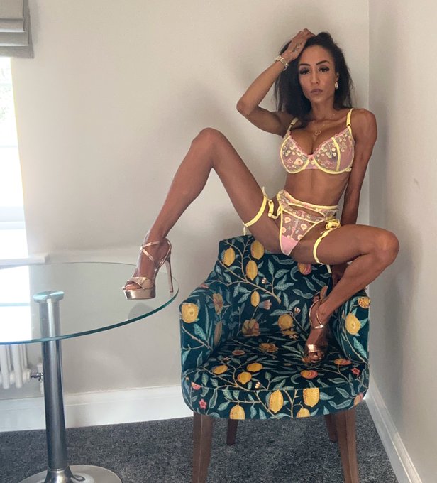 #NEWUPDATES🚨 ALWAYS in my #SexyLingerie CUM &amp; PLAY!🔞 https://t.co/ElfEqsi4Yg https://t.co/ZTOEqke1HP<a href="/tag/newupdates"class="tags">#NEWUPDATES</a><a href="/tag/sexylingerie"class="tags">#SexyLingerie</a>