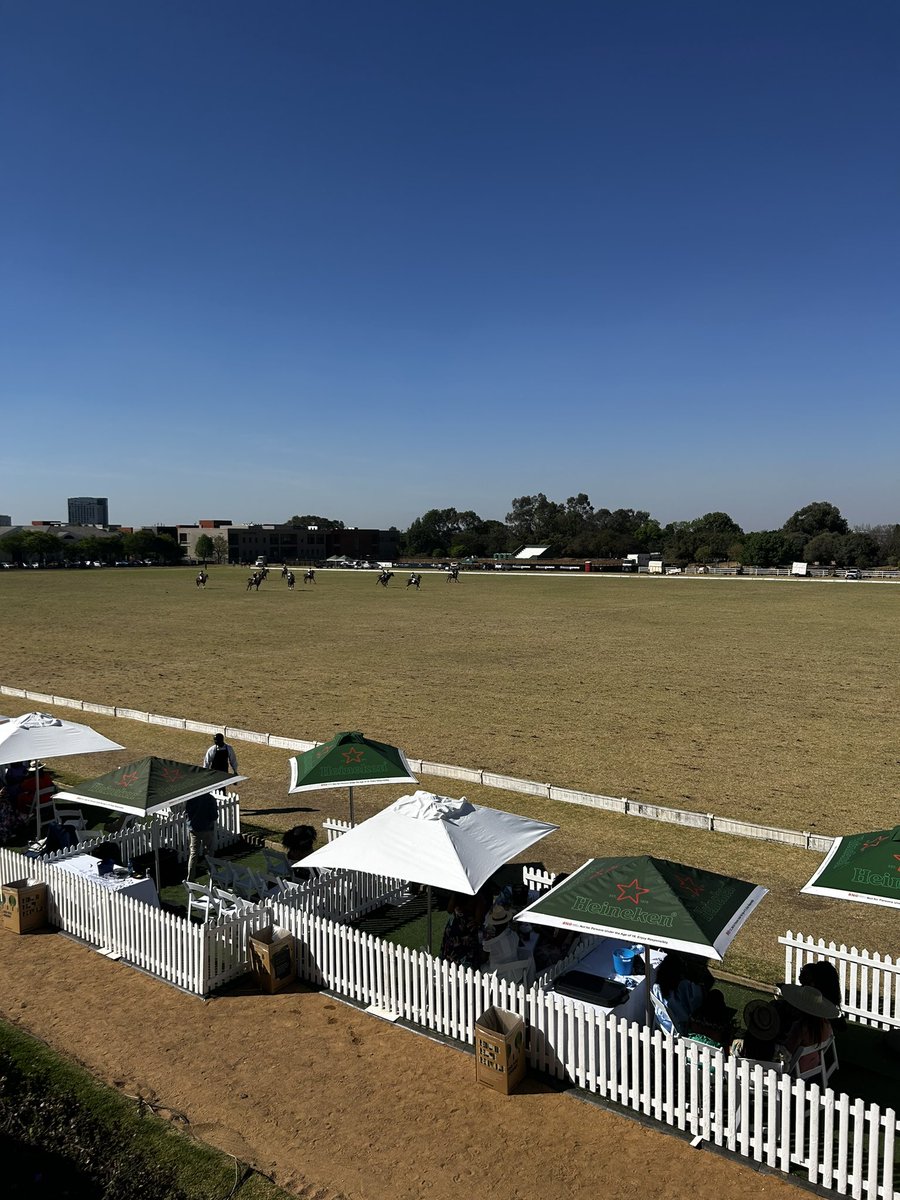 Jeadelly's tweet photo. Inanda club Polo event 🏇
#inandapolo
#heinekenpolo https://t.co/OaEvVCVK3K