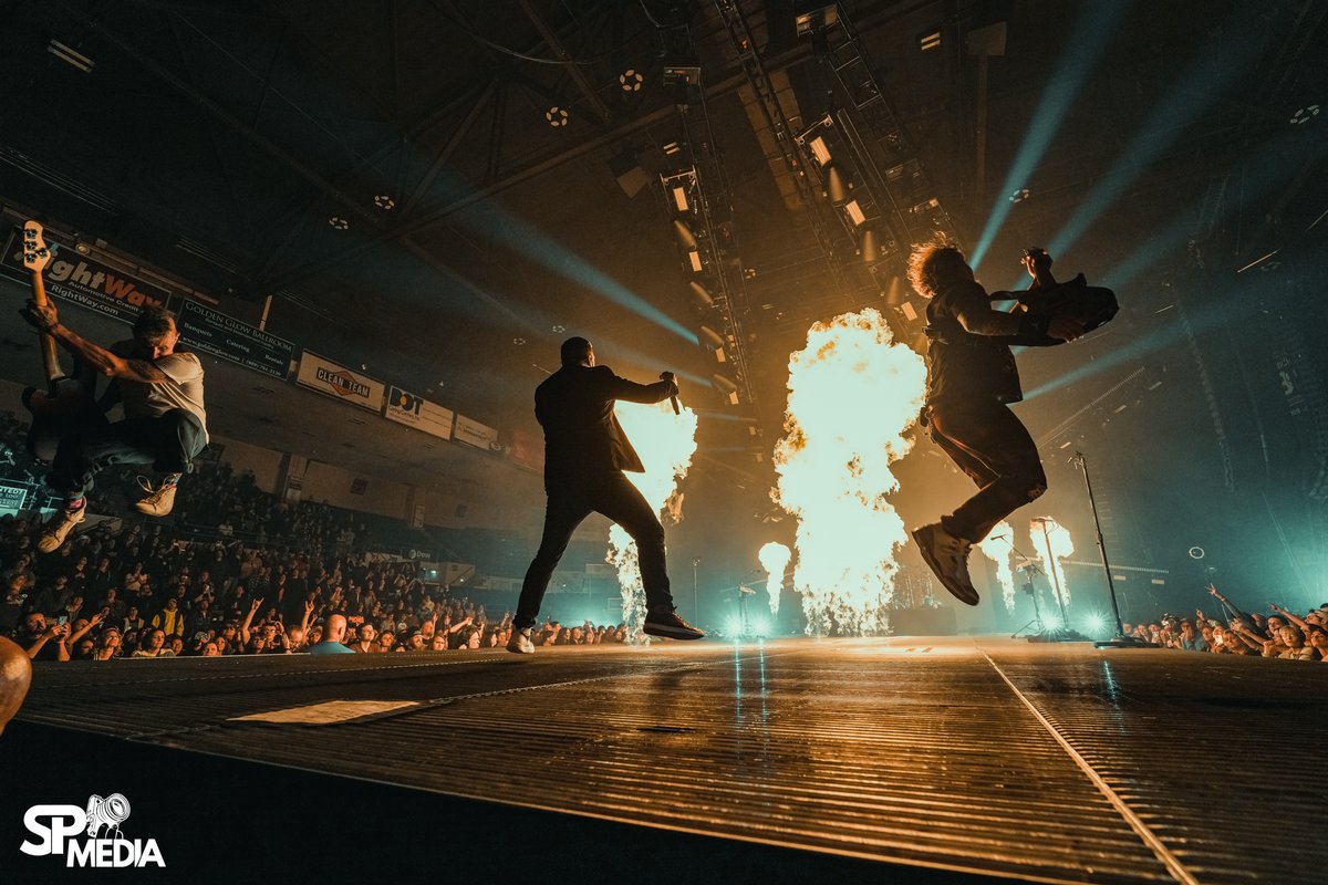 Shinedown has something special for YOU 🤘 They're running a Revolution Live Ticket Offer, where tickets are just $25 ALL-IN at FivePoint! 

Don't miss them when they take our stage next month. Grab this deal today: livemu.sc/3rhEDRs

▶️ Our box office is CLOSED today, 9/18