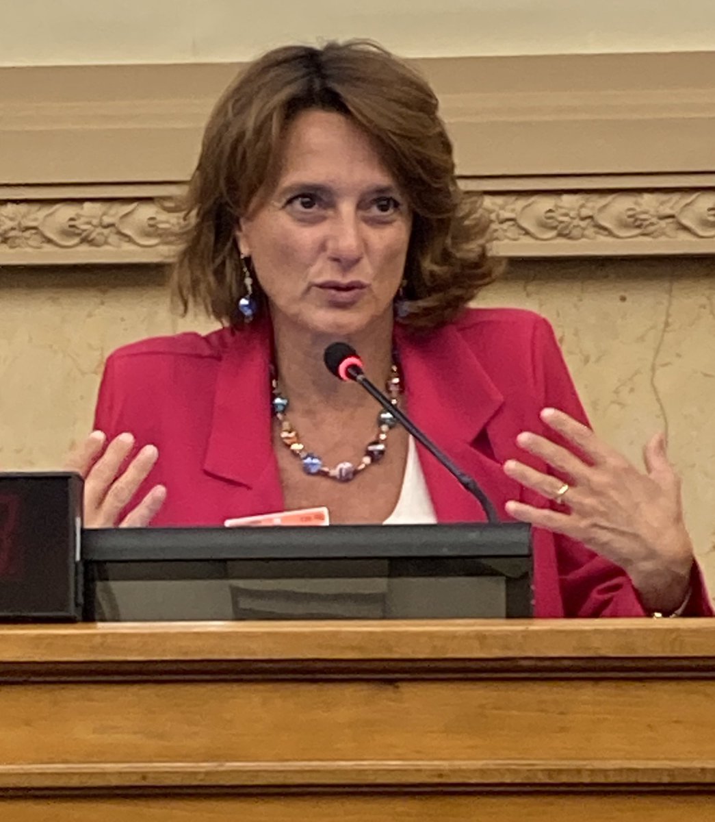 Conclusion des rencontres de l’égalité par <a href="/elenabonetti/">Elena Bonetti</a> ancienne ministre de l’égalité des chances en Italie. Elle rappelle le G7 de 2017 où l’égalité entre les femmes et les hommes a été mise en avant comme un levier de développement économique des pays.