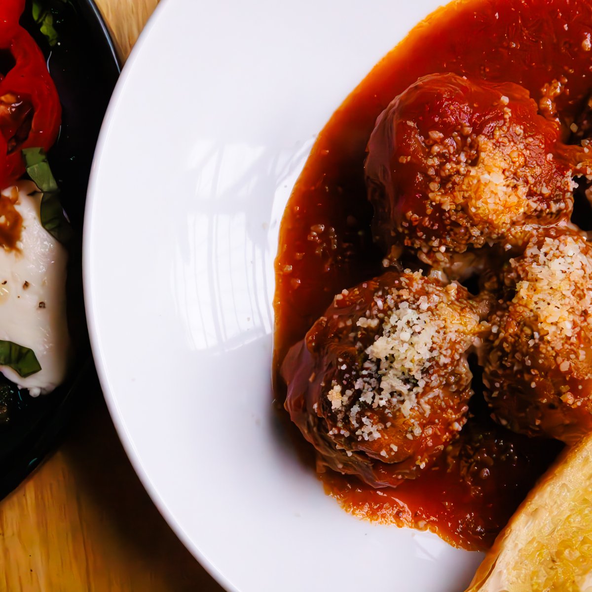 GentlemanatHome's tweet photo. Talk about brash. As we plan a glorious, much-anticipated Italian vacation, we're over here cooking up Italian food for dinner. At least we'll have a basis of comparison.

It's a complement when your wife calls you a meatball, right? A term of endearment? 😬 https://t.co/oGH9JBWJqx