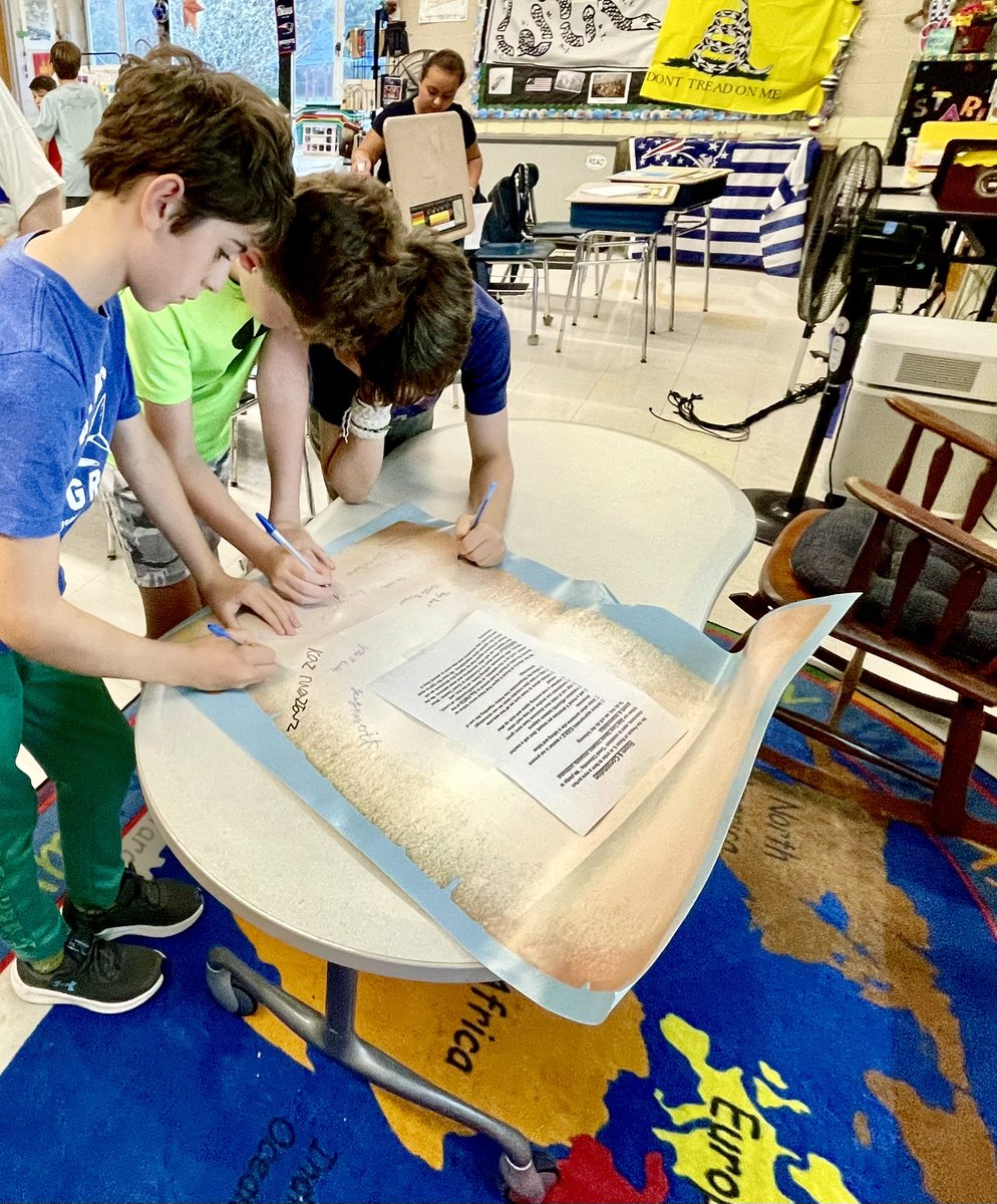 MauraECondon's tweet photo. We the People of Room 6, in order to form a more perfect classroom, have agreed to sign our Class Constitution. Happy belated Constitution Day! 🇺🇸 #medfieldps #beproudbedale #dalecorevalues https://t.co/DaRJkTTarj