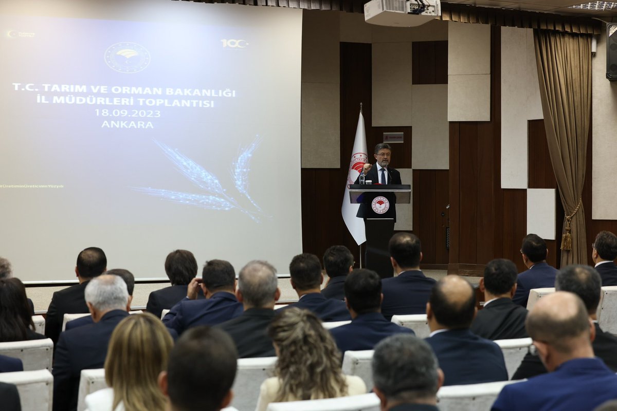 TCTarim's tweet photo. Bakanımız Sayın @ibrahimyumakli, yeni atanan il tarım ve orman müdürleri ile Bakanlığımızda bir araya geldi.

📍Ankara https://t.co/FDoKw5D4o7