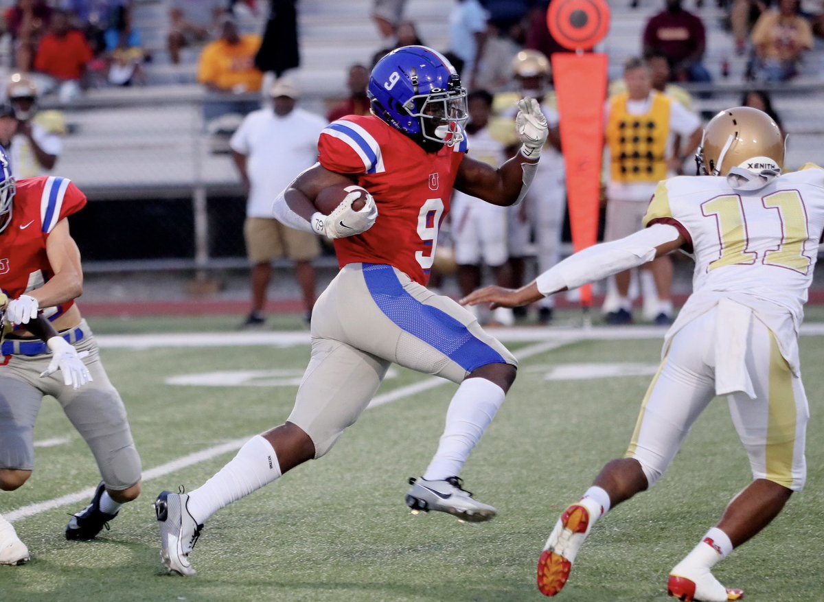 OwlBuzz's tweet image. Congratulations to senior running back Tee Perry, who has made his way into the top 15 in three major career categories of the MUS football record book—career rushing yards, career rushing attempts, and career rushing touchdowns!

#GoOwls | @TeePerry41