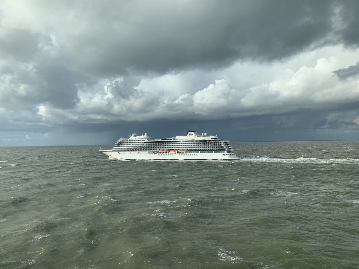 Viking Saturn proceeding outbound for sea, piloted by my good friend <a href="/CaptFrancescoPD/">italianscouzr</a> 🚢😎