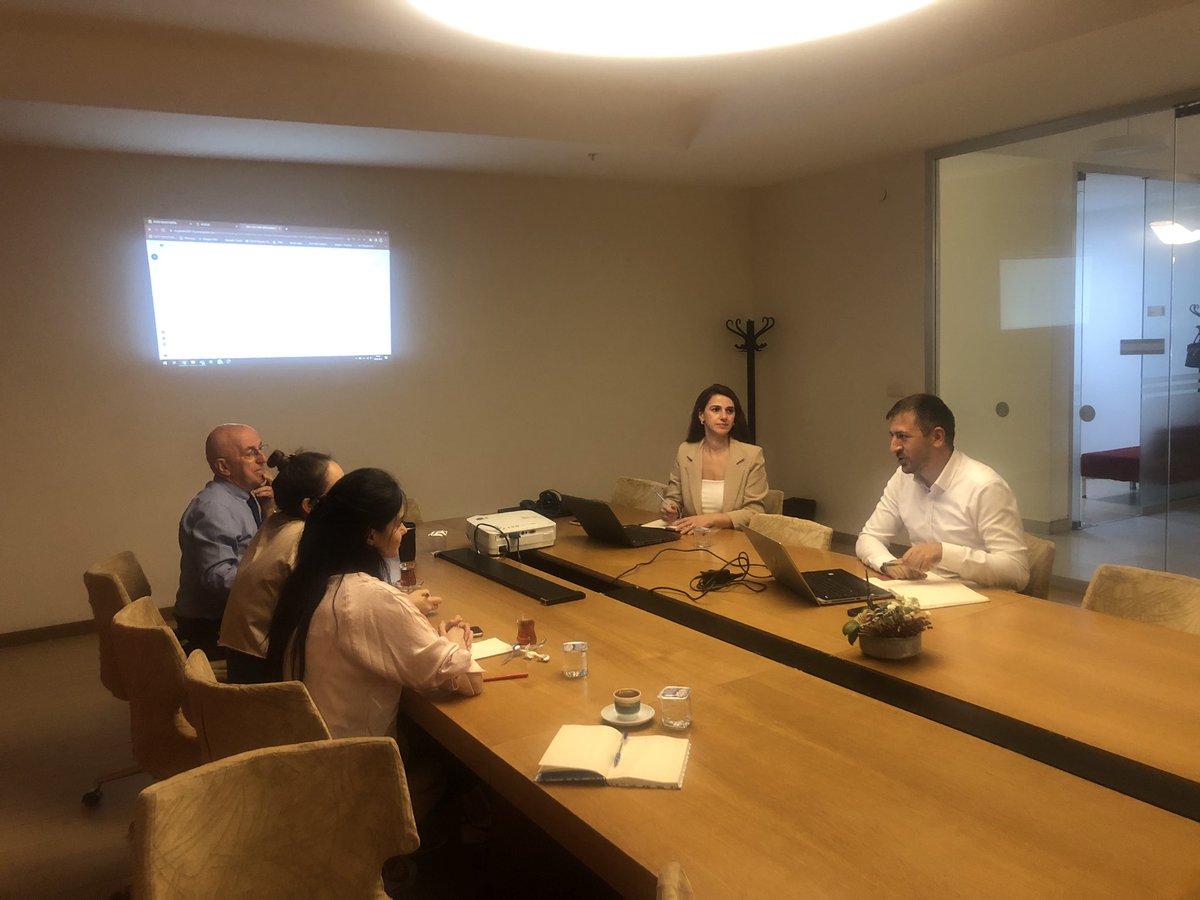 Her gruptan ilkokul sınıf öğretmenlerinin katılımıyla gündem ve süreç bilgilendirme toplantısını bugün gerçekleştirdik. Bu süreçte desteğini esirgemeyen <a href="/BurakGuvenis/">Burak Güveniş</a>  Hoca’mıza teşekkür ederiz. <a href="/YelizAyin/">Yeliz Ayin Kayalak</a> <a href="/nurhansutlass/">Dr. Nurhan Sütlaş</a> <a href="/CelikUlusal/">EmineULUSALÇELİK</a> <a href="/balta1980/">mustafa</a> <a href="/esrasert1979/">Esra Sert</a>