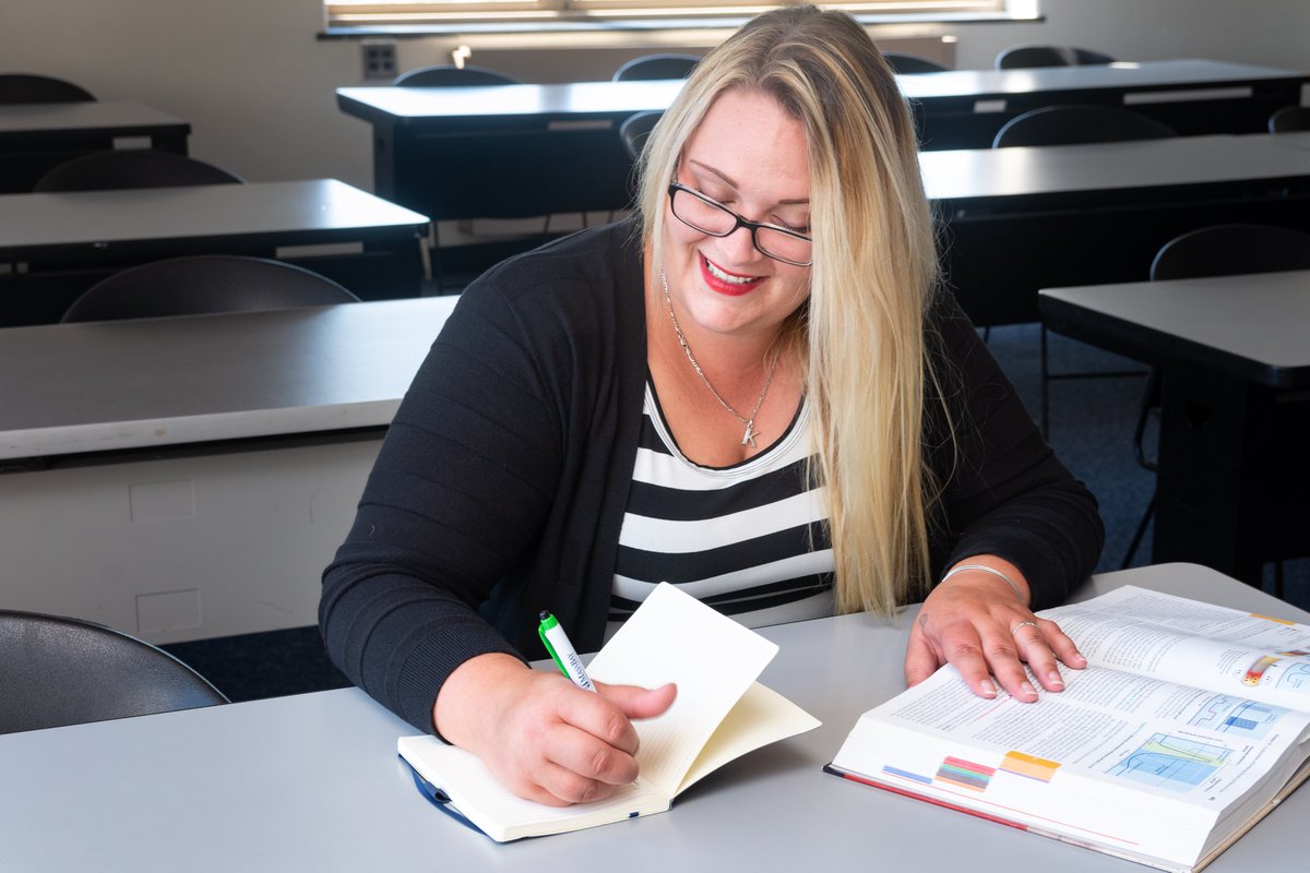 onefamilyinc's tweet image. To all One Family program participants in college - please be mindful of add/drop deadlines for your classes!

Contact your school&apos;s registrar or your One Family coach if you need help with class registration. You got this 💪

#highered #adddrop #studentparents #onefamilyscholars