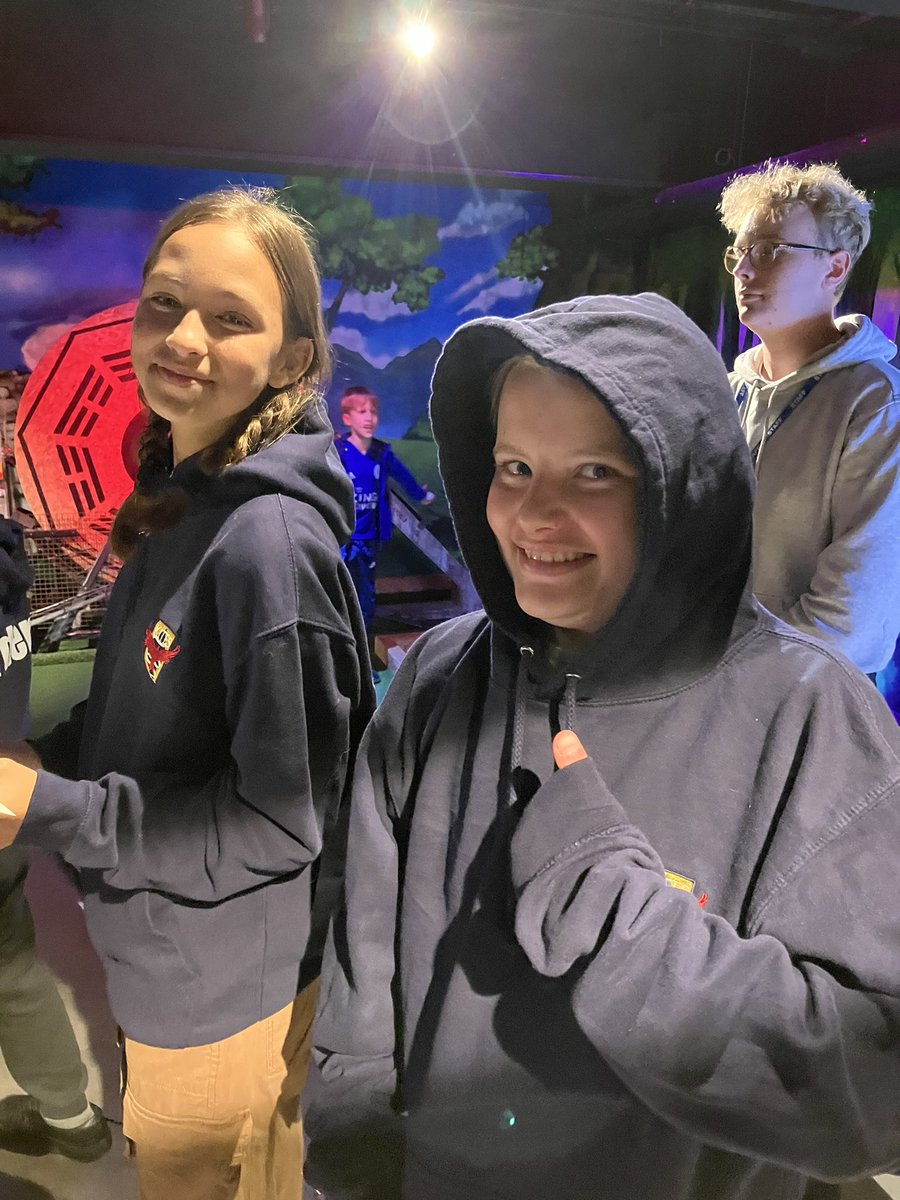 BBPrepBoarding's tweet photo. An incredible Monday night boarding adventure at @TheLight_UK .  Mini golf – it's the perfect way to beat the Monday blues! @Beachborough #iloveboarding #loveMondays #funwithfriemds #startheregoanywhere https://t.co/2RuO2aO8d1