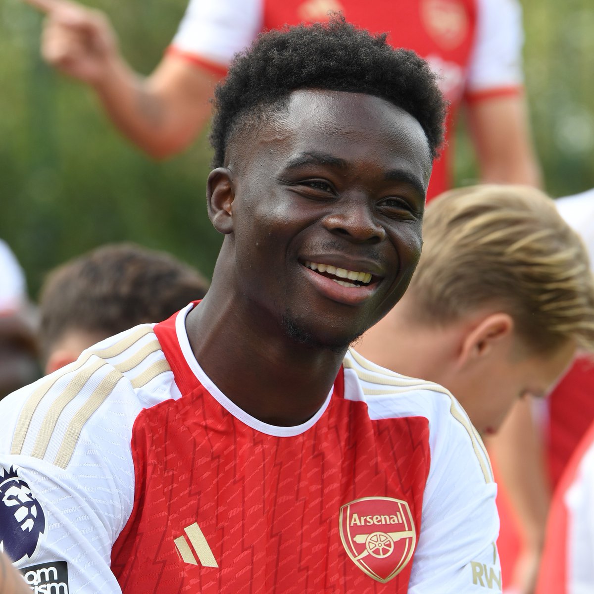 Arsenal's tweet photo. 📸 Picture perfect

Check out behind the scenes of our 2023/23 squad photo 👇