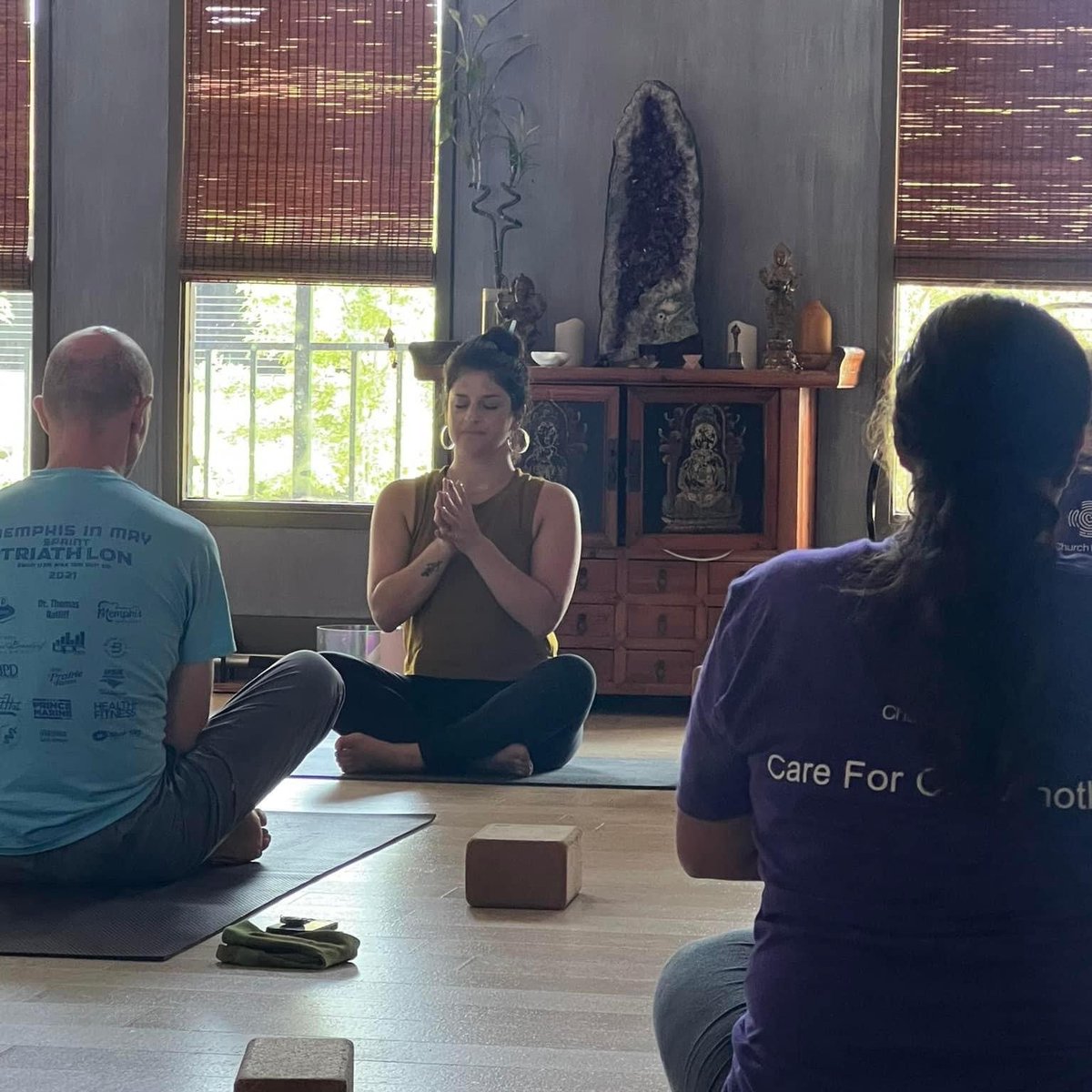 Calm and collected in a relaxing yoga class. 😌

📷 : @ChurchHealth901 
📍 : @DeltaGrooveYoga