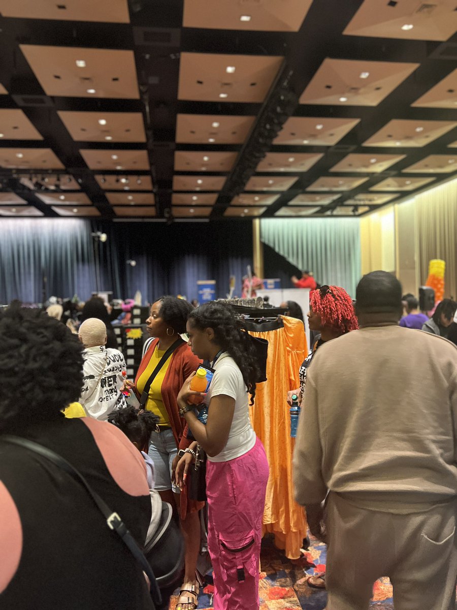 editmelo's tweet photo. THANK YOU SO MUCH TO THE SHE EVENT!!! We had so much fun being a vendor at this amazing event. Thank you to everyone that stopped by our booth to learn about our agency and we look forward to working with you all! 💙🩵 https://t.co/VbnHKSi4ZT