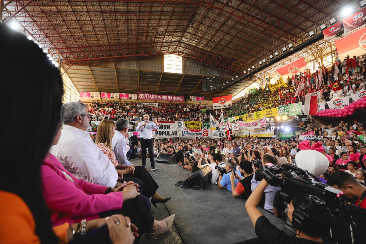 .<a href="/PatoBullrich/">Patricia Bullrich</a> tiene que ganar la Presidencia de la Nación no sólo porque es quien mejor conoce #Corrientes, sino también porque ha demostrado, con su conducta política, que tiene la fuerza para cambiar #Argentina PARA SIEMPRE con decencia, certezas y responsabilidad. ¡#EsAhora!