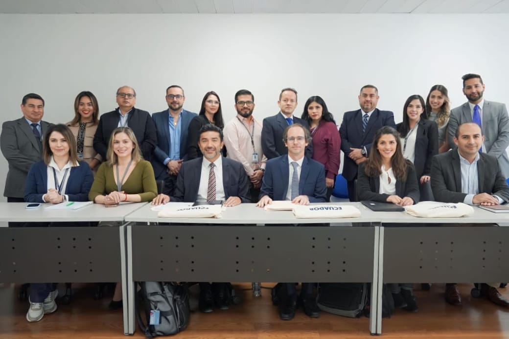SRI Ecuador tweet media