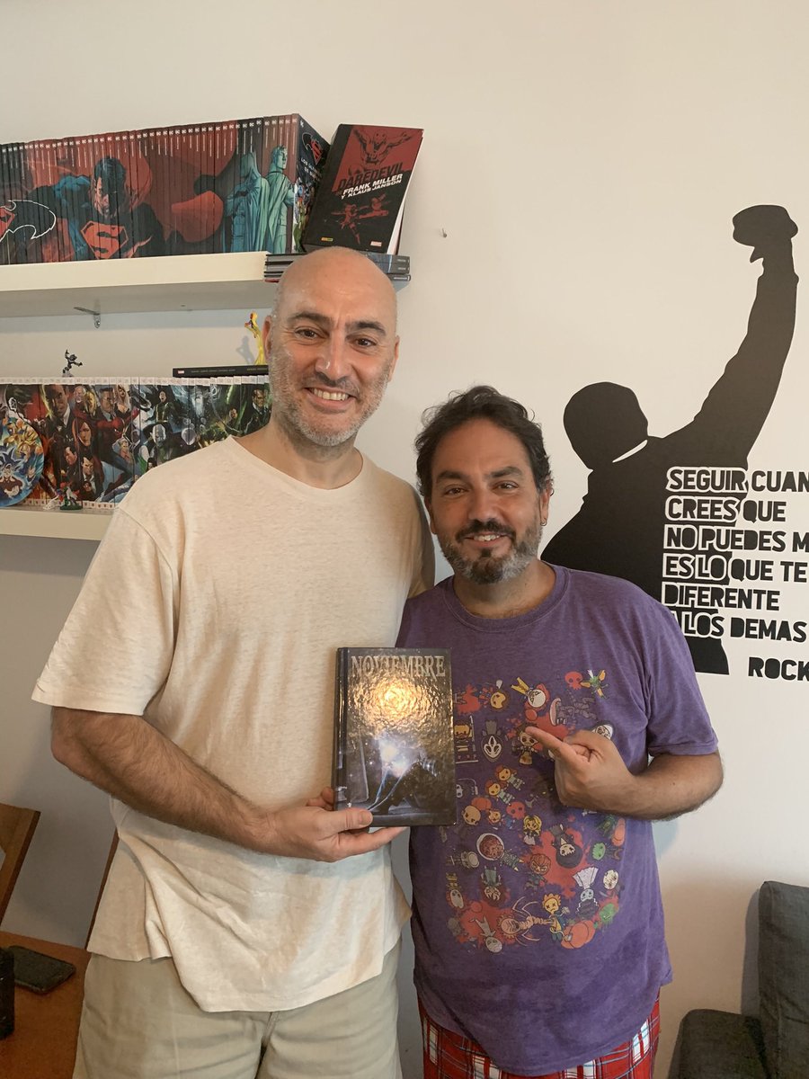 miexperienciac2's tweet photo. Con Jesús Cañadas, tremendo escritor, referente literario y gran amigo. Sosteniendo su obra “Noviembre”.
#lectoresterror #lectores #jesuscañadas #lectura #terror #lectoresdeterror #blogliterario #miexperienciacomoescritor #lecturasdeterror #books #libros @el_canadas https://t.co/pBkPWZYHdY