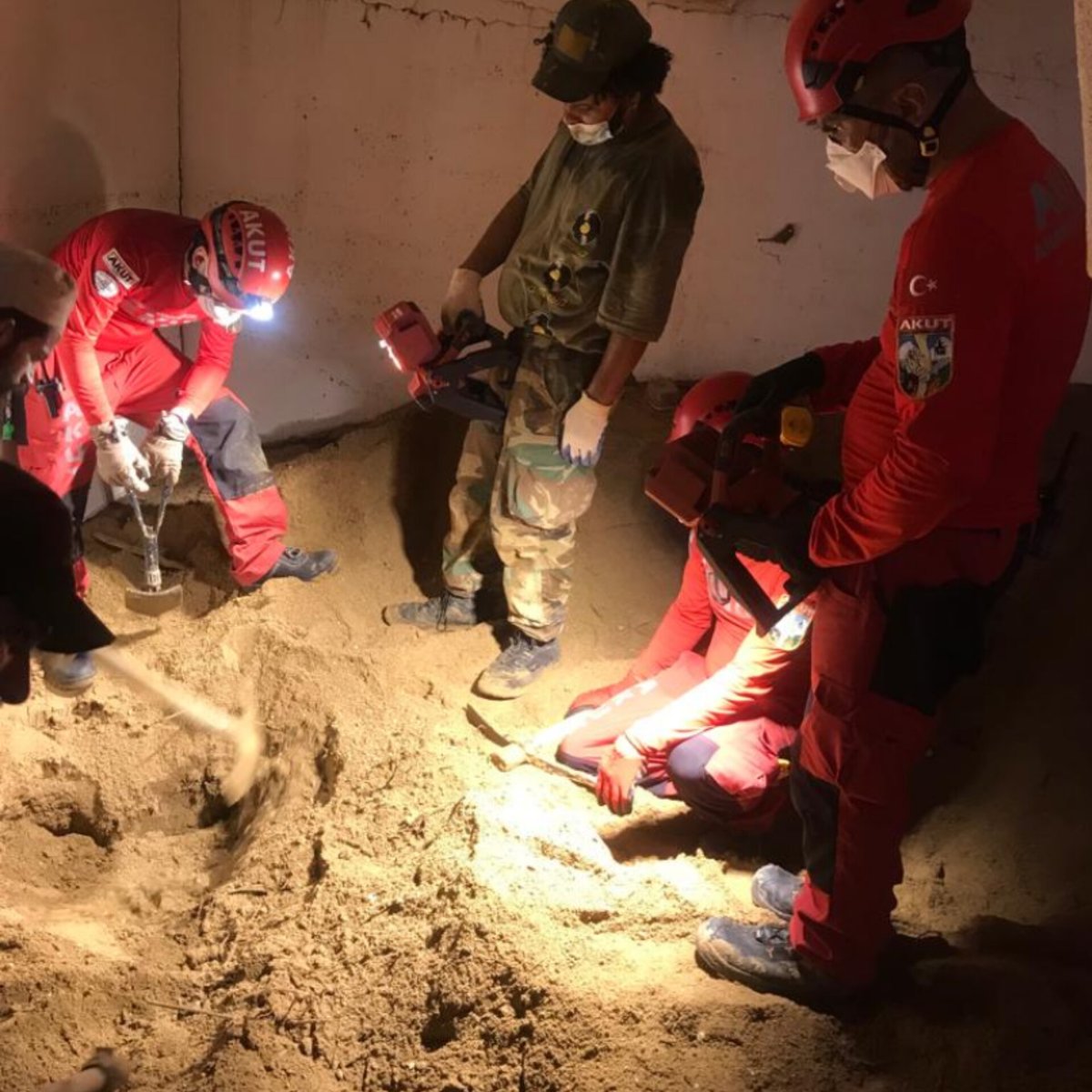 AKUTAssociation's tweet photo. #AKUToperation Our team continues search and rescue operations on the seventh day of the flood in Libya.
#flood #LibyaSel #floodLibya https://t.co/kiB4BPBfPm