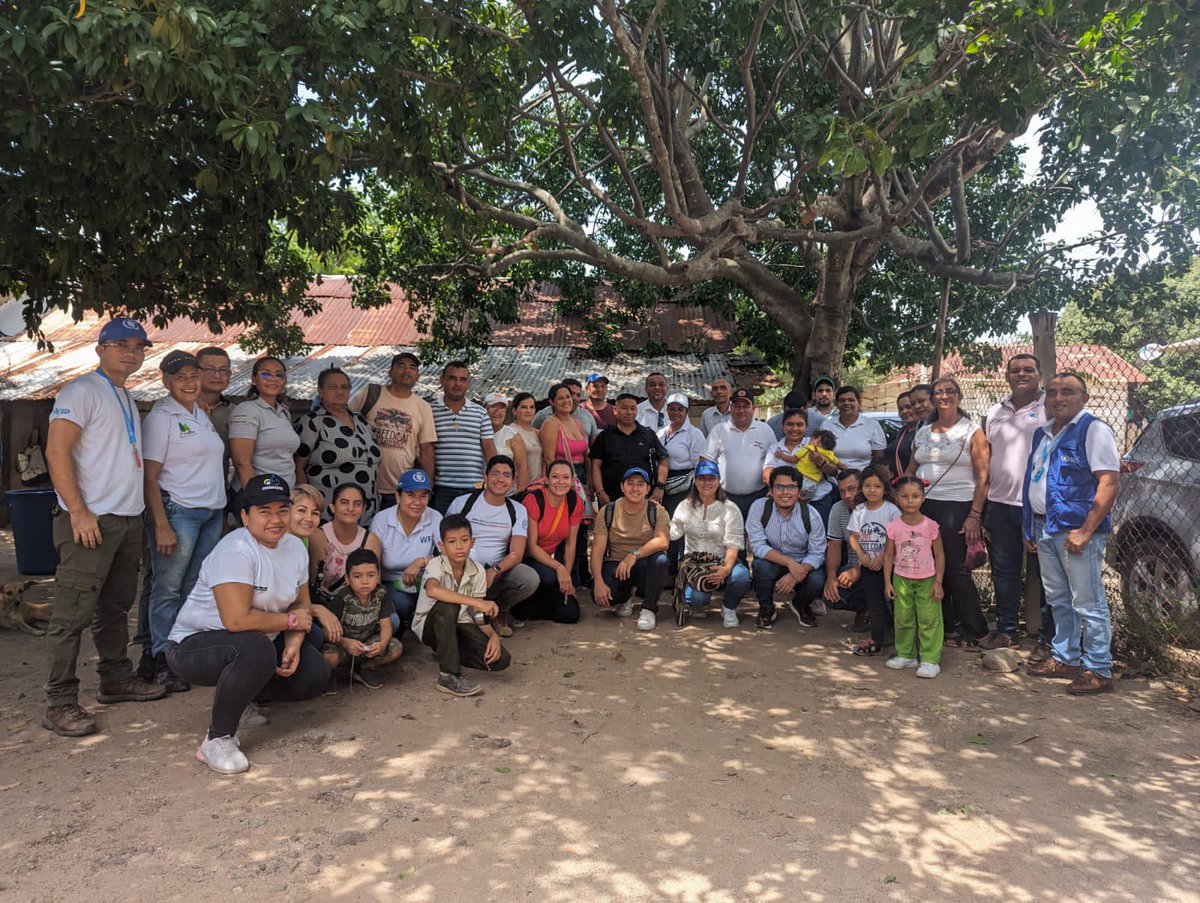 supersolidaria_'s tweet photo. ¡#LaSuper en los territorios!👏
Desde el corregimiento de Conejo, Fonseca, impulsamos la cohesión social y el desarrollo en alianza con @OITAndina, @WFP_Colombia, @SENAComunica, @BancoAgrario y @colombiacompra🤝 https://t.co/dGYcGeFwfT