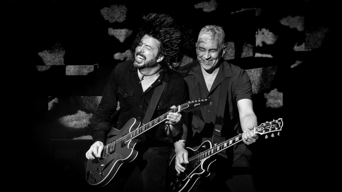 foofighters's tweet photo. THANK YOU #SeaHearNow!!! 

Photos by @AndiKTaylor13 https://t.co/ZCD8f0FSCQ