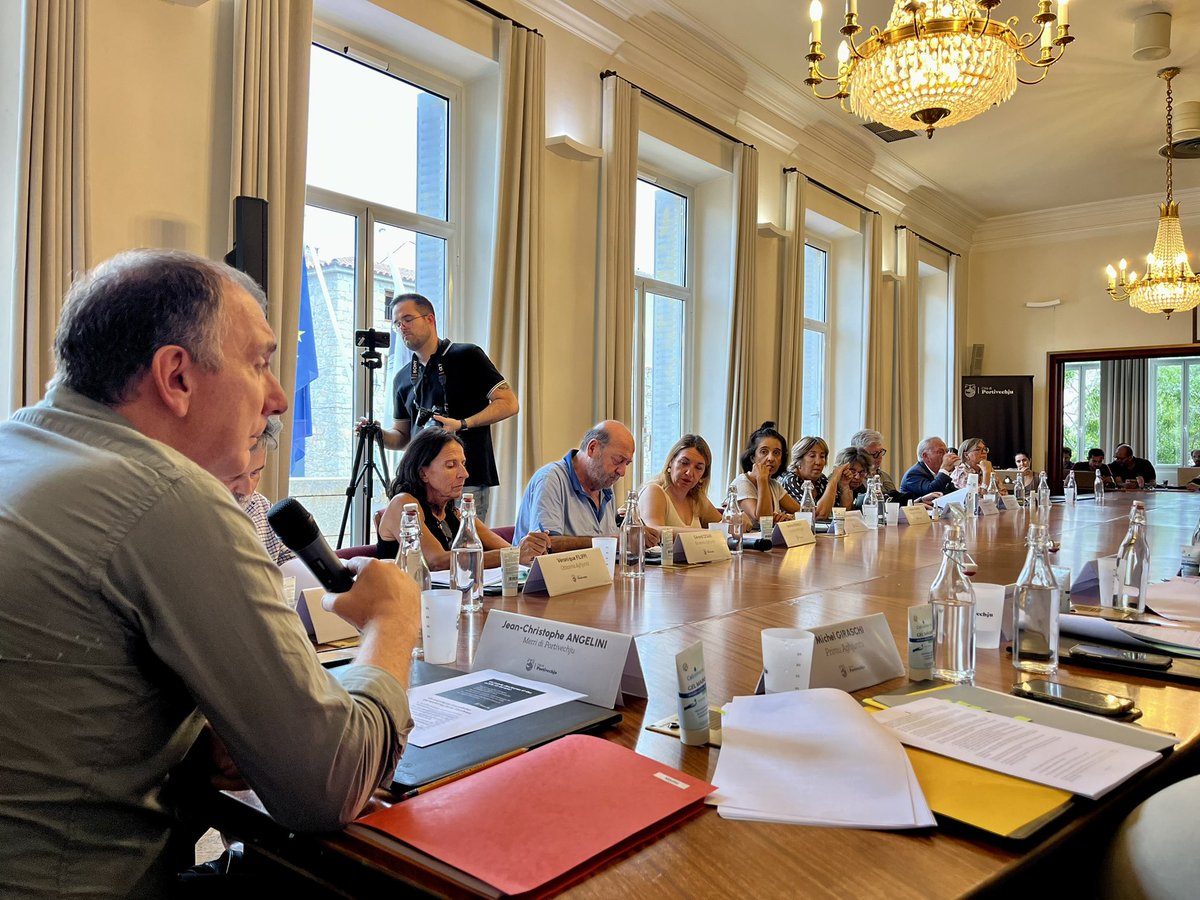 #THRS Sur une commune ravagée par la dépossession et la spéculation, le travail en faveur des Porto-Vecchiais et de la production de logements continue ! <a href="/citaportivechju/">Cità di Portivechju</a> vient de délibérer sur la majoration de la taxe d'habitation sur les résidences secondaires à hauteur de 40%.