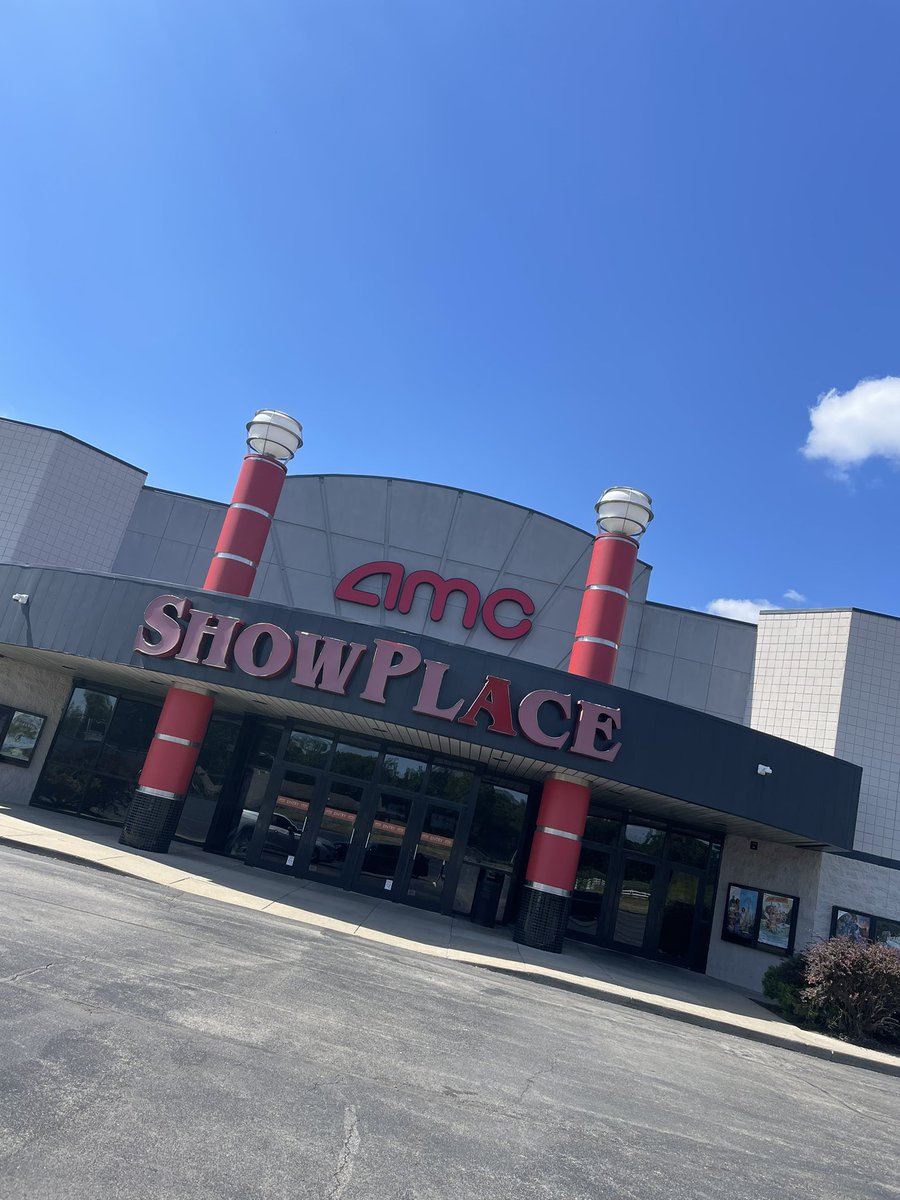 thighs_white's tweet photo. Yoooo I love this one! AMC Mt. Vernon. letโs go!!! #AMC #AMCTheatres #Illinois #AMCTour https://t.co/0Z2AhMYygD