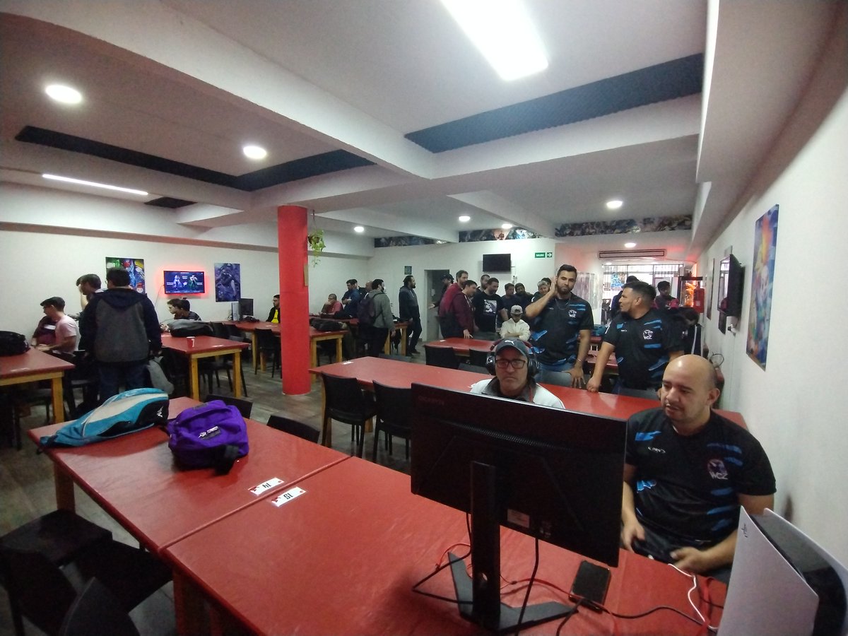 DreamBuilderFGC's tweet photo. Les dejo todas las fotos que saque del offline de @UAFG_AR 

No me pude quedar de principio a fin pero el próximo sigo sacando más fotos

https://t.co/4F7r7PCaSk https://t.co/d8YgZnTJgg