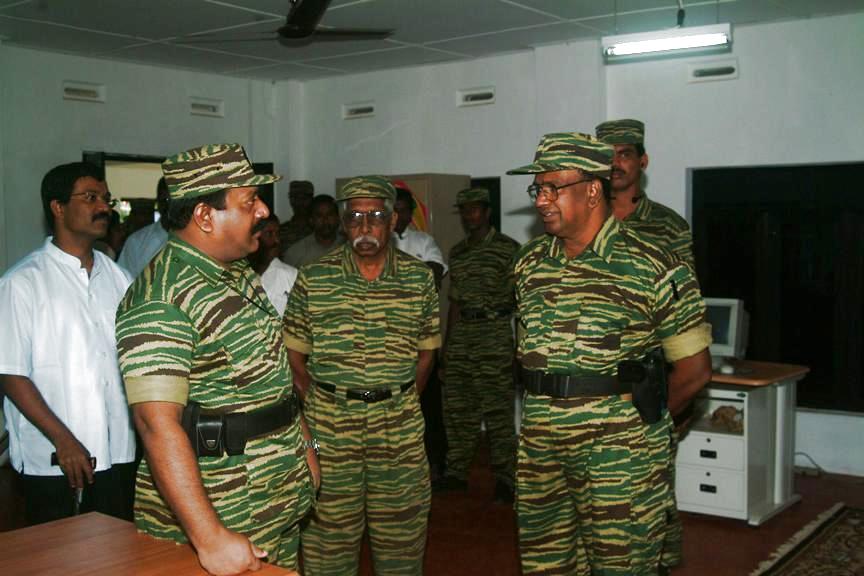 தமிழீழ காவல்துறை, நீதிமன்றங்கள் இலங்கையின் இறையாண்மையை சீர்குலைப்பதாக சில பௌத்த பிக்குகள் முன்வைத்த குற்றச்சாட்டை சுட்டிக்காட்டிய நடேசன், இலங்கையில் இரண்டு தேசிய இனங்கள் வாழ்கின்றன என்பதை தென்னிலங்கை மக்கள் ஏற்க வேண்டும் என்றார்.

#ltte #Tamil #Eelam