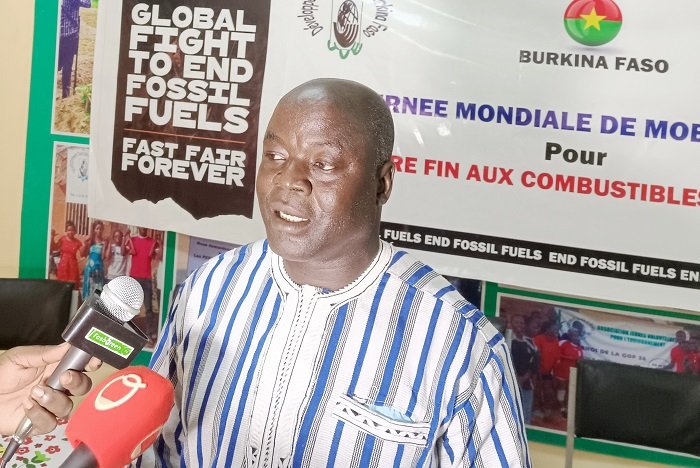 OUATTARASoul4's tweet photo. @ClimateDEF Ce n’est plus un secret pour personne, les combustibles fossiles (charbon, pétrole et gaz) restent la principale cause des changements climatiques, et, les industries des combustibles fossiles sont responsables de la crise climatique. https://t.co/tdGSxSR8xi