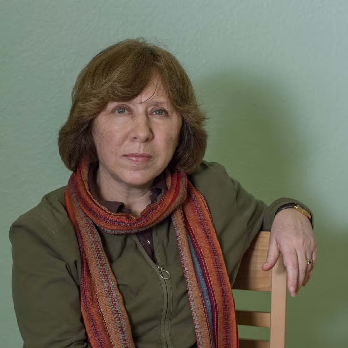 “Death is the fairest thing in the world. No one’s ever gotten out of it. The earth takes everyone – the kind, the cruel, the sinners. Aside from that, there’s no fairness on earth.”

-Svetlana Alexievich
#SvetlanaAlexievich