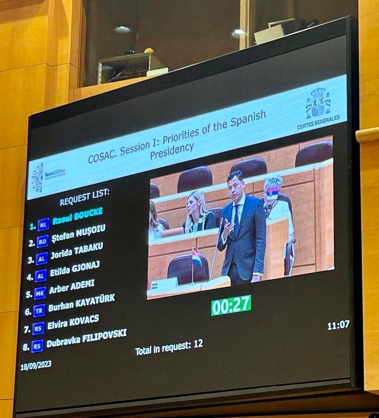 Tijdens de interparlementaire #COSAC voorzittersconferentie vraagt ondervoorzitter van de commissie ⁦<a href="/EuZaTweedeKamer/">EUZA Tweede Kamer</a>⁩ <a href="/RaoulBoucke/">Raoul Boucke</a>⁩ aandacht voor het belang van de #EU kritieke grondstoffenwet als ondersteuning van de energie- en groene transitie. ⁦<a href="/2eKamertweets/">Tweede Kamer</a>⁩