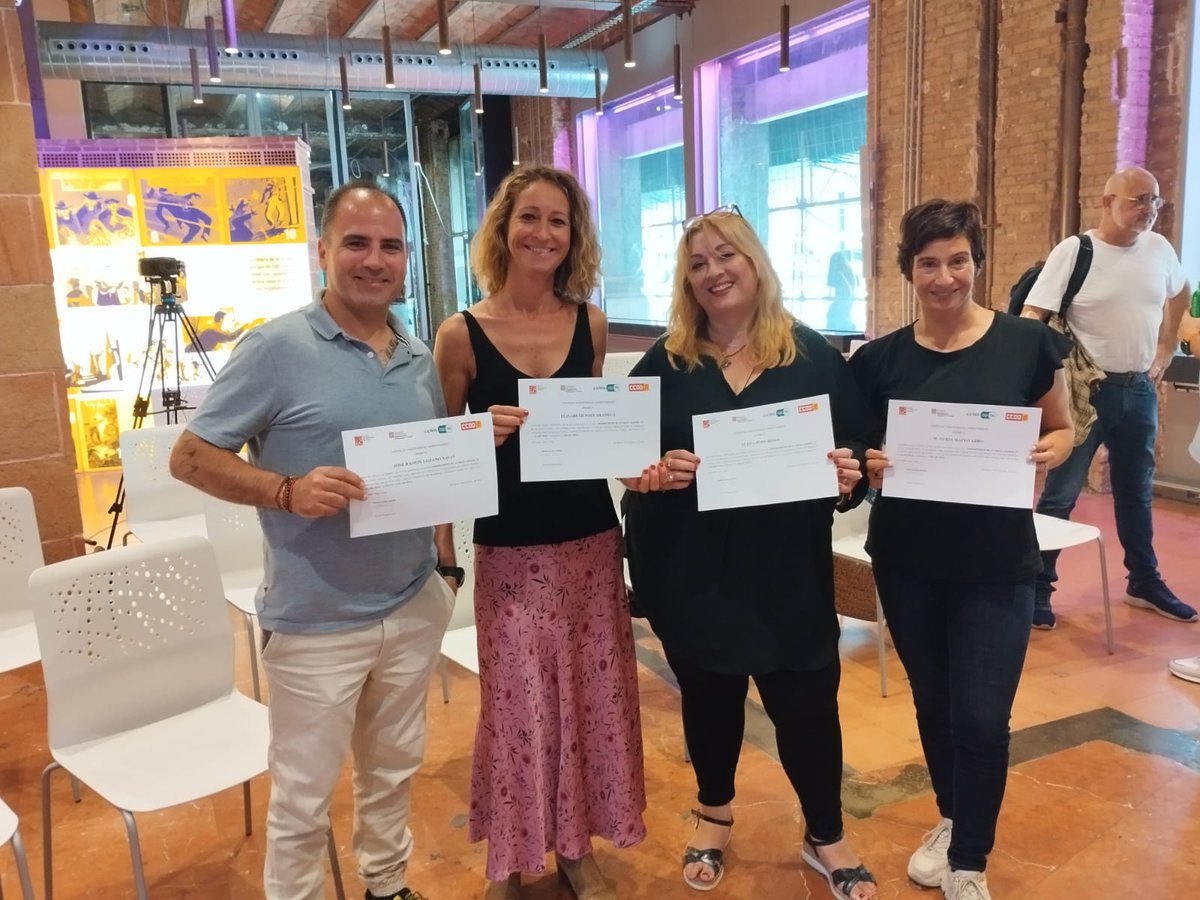 CCOOTarragona's tweet photo. Avui una petita delegació de #Tarragona hem assistit a la formació per a quadres sindicals en Salut Laboral 
@ccoocatalunya @FormacioCCOO @ccoosalutlab
#Formacio #SalutLaboral https://t.co/TMAgLrNAbV