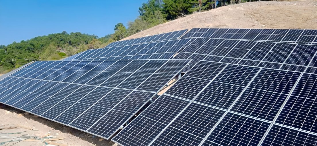 Entegro_PV's tweet image. Tamamlandığında 1149,5 kWp gücünde olacak Merit Plastik arazi GES projesinde panel montaj çalışmaları hızla devam ediyor. 

🔗 entegro.com.tr
📞 +90 232 486 60 63

#yenilenebilirenerji #araziges #solarenergysystem