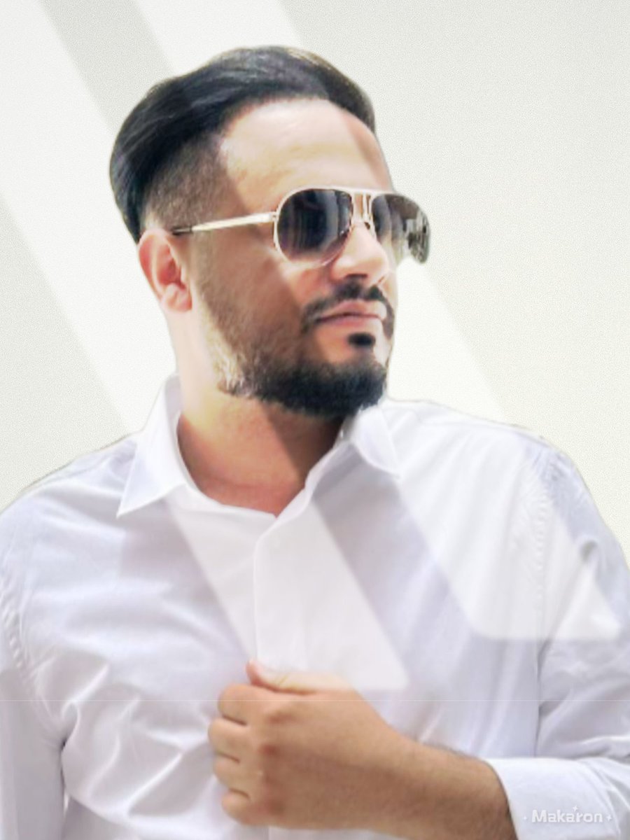 في دستور
الكبرياء نكتب ولا نرسل ونشتاق ولا نتكلم ونتألم ولا نصرخ ونرحل ولا نلتفت فحين تخسر توقعاتك في الشخص الذي أردته فلا تستطيع أن تعيد الطمأنينه نحو أي شيء فهنا يتوجب 
علينا أن لا نطلب من الأشخاص أن يعاملونا كما نريد نحن 
أترك أن يعاملوك على حسب مكانتك بقلوبهم.!
#كلمات_عابرة