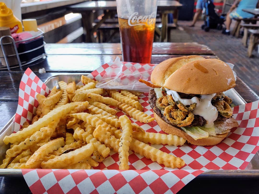 fwsystation's tweet photo. It's #NationalCheeseburgerDay! Celebrate with a cheeseburger from Trailboss in Stockyards Station! Enjoy your meal on the patio for the ultimate view of the iconic daily Cattle Drives at 11:30AM and 4PM. ๐๐
๐ท: @the_yoderkid | #NationalCheeseburgerDay #StockyardsStyle https://t.co/WEbEYMd9Rg