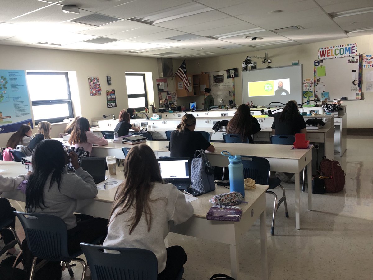 This year students will engage the program offered by Sandy Hook Promise Learning Center. The program is designed to improve building culture and grow an inclusive community. Today was the first module called “Just Say Hello”. #MECTC #community #selfworth