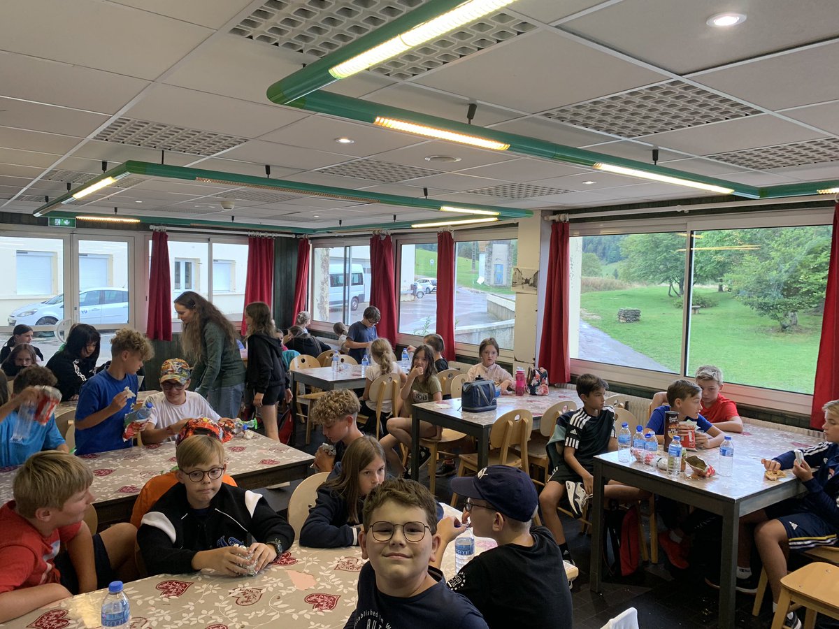 Lamoura 2023
Voyage et Pique-nique 👍
Bien arrivé dans le Jura.